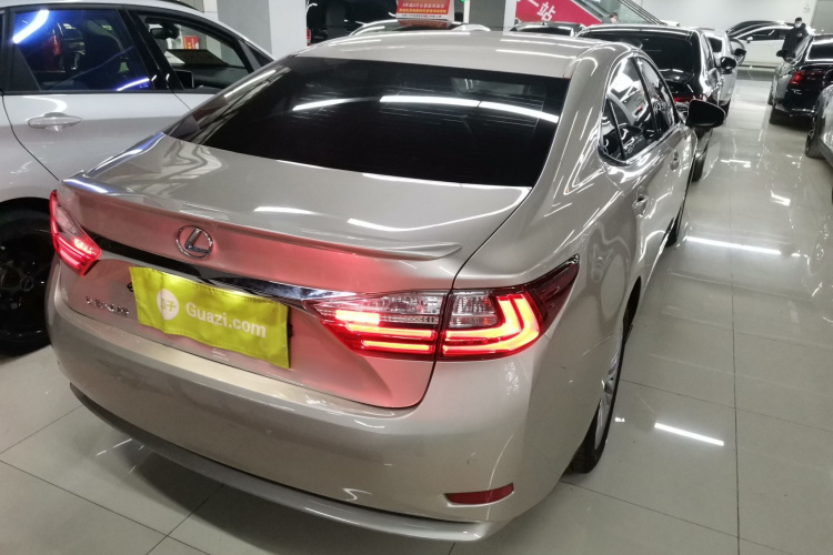 雷克萨斯ES 2015款 200 精英版车身外观7