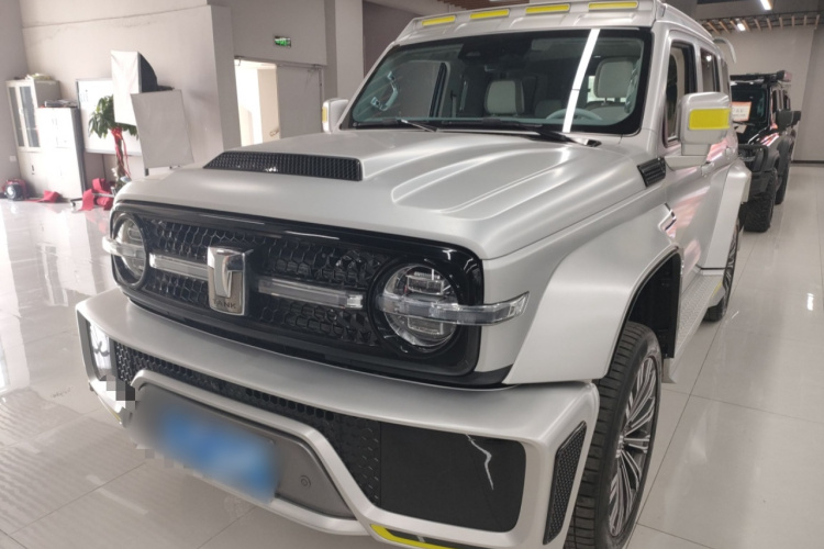 超境汽车 共创坦克300 2021款 2.0T 赛博坦克车身外观1