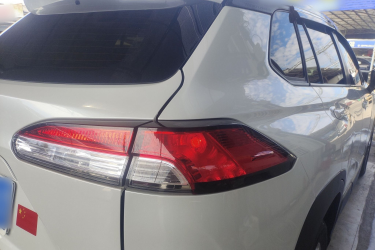 丰田 锋兰达 2023款 2.0L CVT精英版车身外观6006