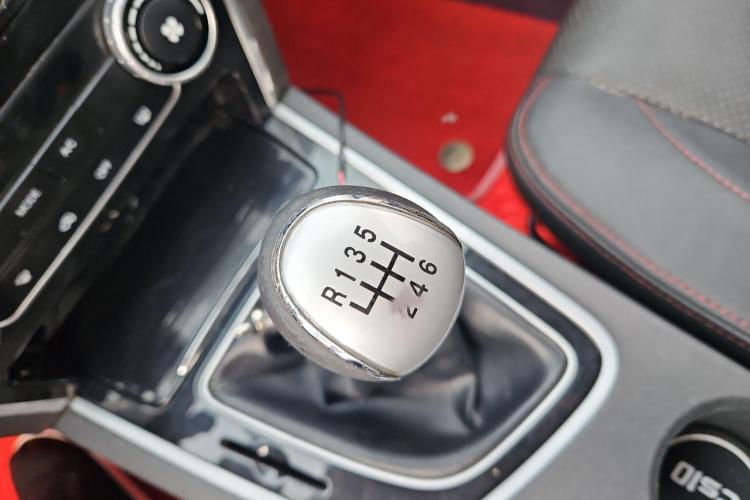 猎豹汽车 猎豹CS10 2015款 2.0T 手动至尊型局部细节18