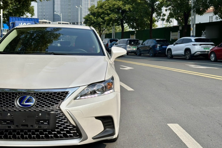 雷克萨斯CT 2020款 CT200h 精英版 单色车身外观6013