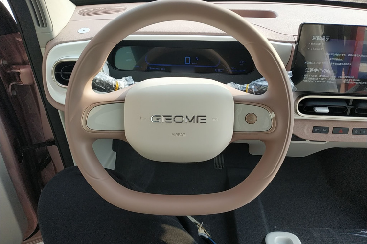 吉利银河 熊猫 2025款 210km 元气熊中控内饰13