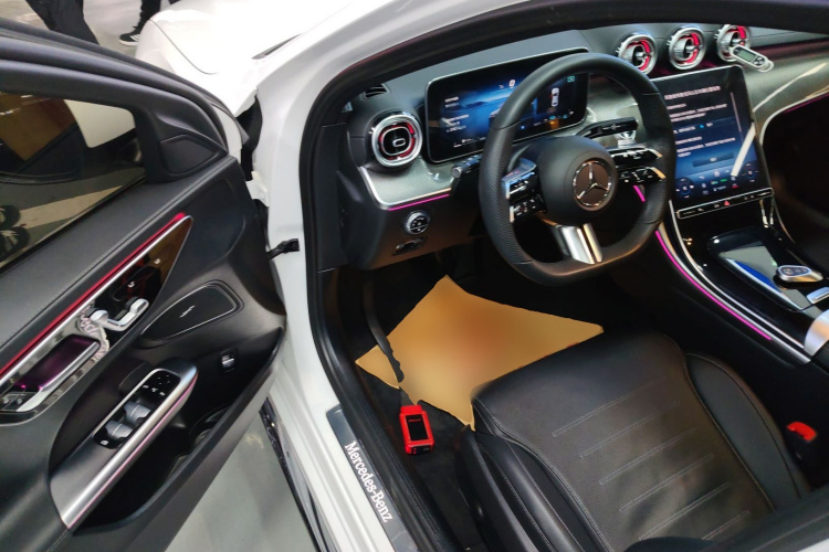 奔驰C级 2022款 改款 C 260 L 运动版中控内饰7003