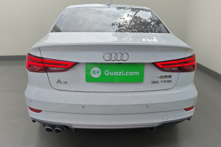 奥迪A3 2018款 30周年年型 Limousine 35 TFSI 运动型车身外观6
