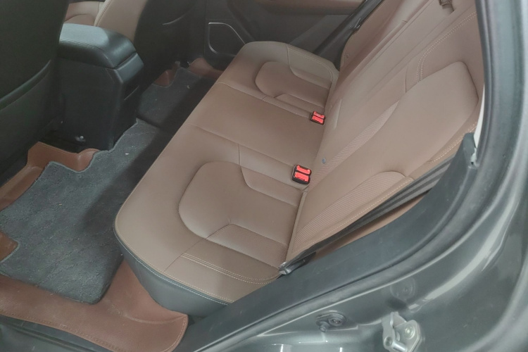 一汽 森雅R7 2016款 1.6L 手动豪华型中控内饰7004