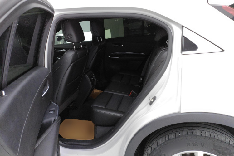 凯迪拉克XT4 2018款 28T 两驱技术型中控内饰21