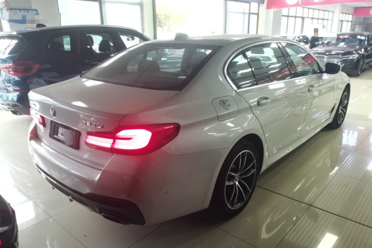 宝马5系 2022款 改款二 525Li M运动套装车身外观7