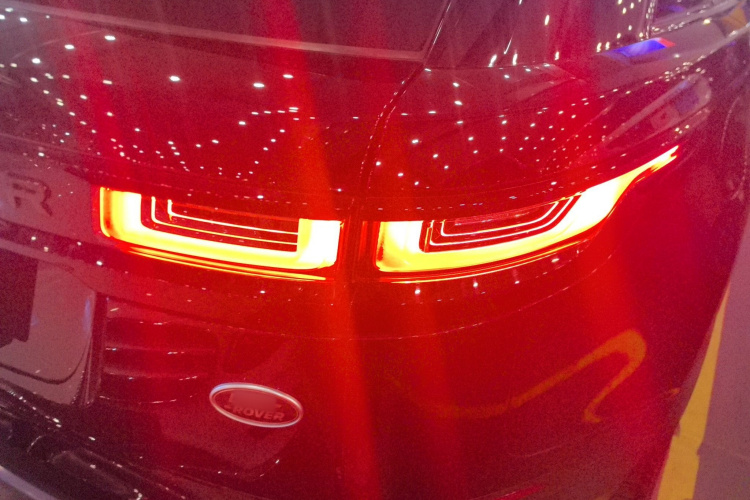 路虎 揽胜星脉 2018款 P380 S车身外观6006