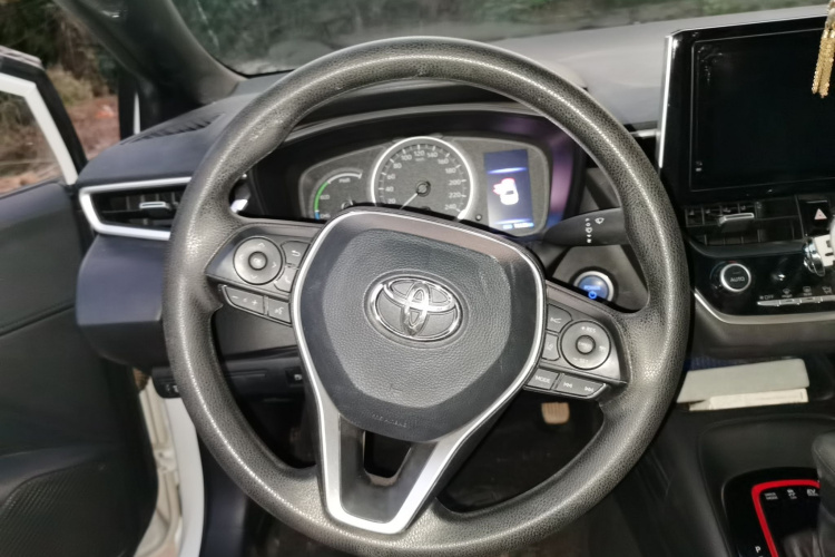 丰田 雷凌 2022款 双擎 1.8H E-CVT运动版中控内饰13