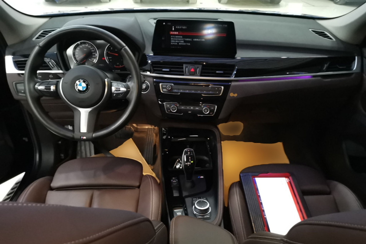 宝马X1 2020款 sDrive20Li 尊享型中控内饰12