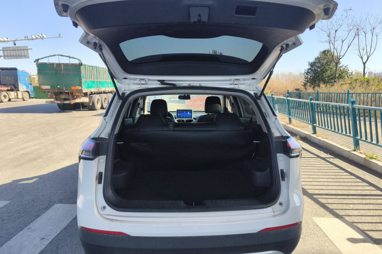 宝骏510 2019款 1.5L CVT劲享型 国VI机舱底盘23