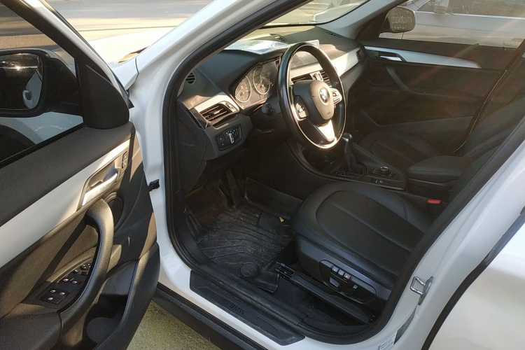 宝马X1 2018款 sDrive18Li 时尚型中控内饰7003