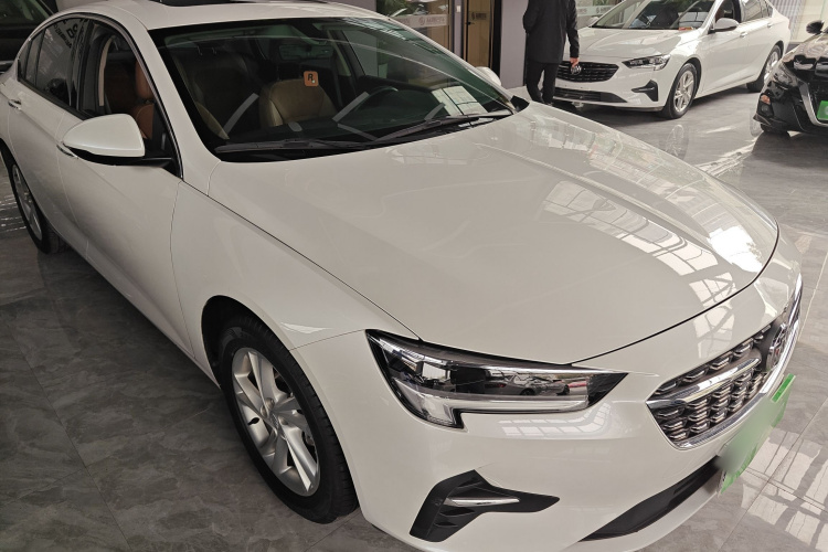 别克 君威 2023款 552T 智享型车身外观3