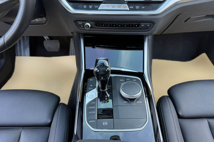 宝马3系 2020款 320Li M运动套装局部细节18