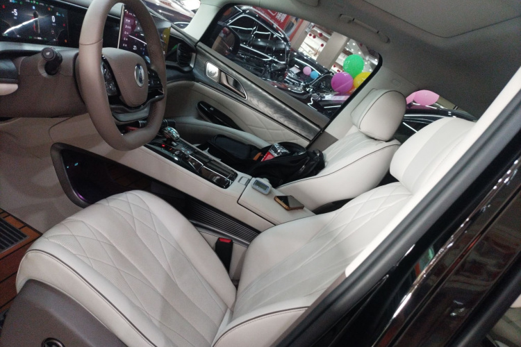 腾势D9 2022款 DM-i 1040 尊贵型局部细节19