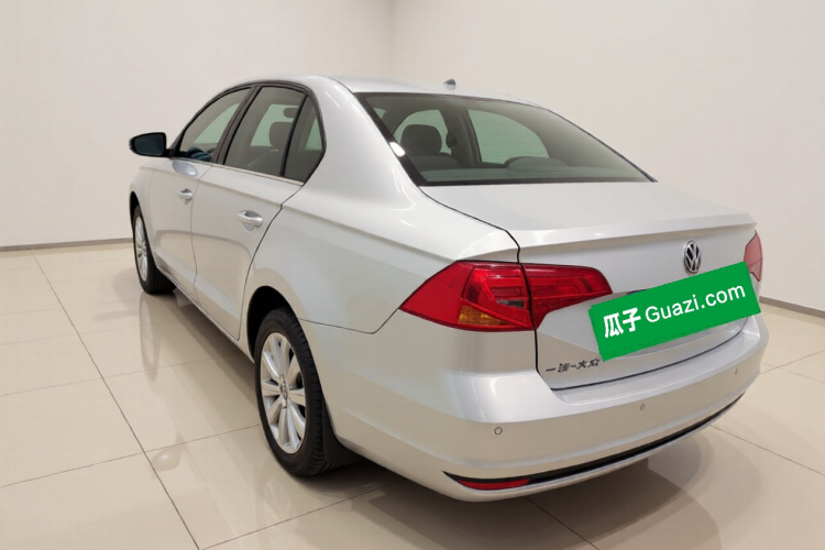 大众 宝来 2018款 1.5L 手动舒适型车身外观5