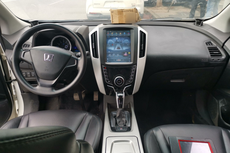 纳智捷 优6 SUV 2016款 1.8T 风尚超值型中控内饰7002