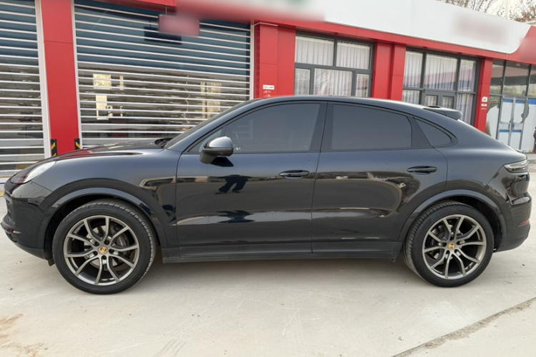 保时捷 2023款 Cayenne Coupé 3.0T 铂金版车身外观6006