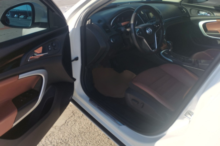 别克 君威 2014款 GS 2.0T 豪情运动版中控内饰7002