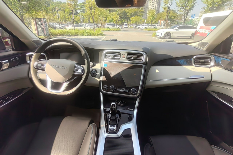 领克01 2019款 2.0T 两驱耀Pro版 国VI中控内饰7005