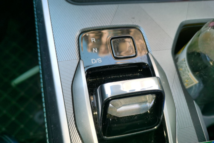 广汽传祺 传祺GS3 2023款 影速 270T 劲享版局部细节18