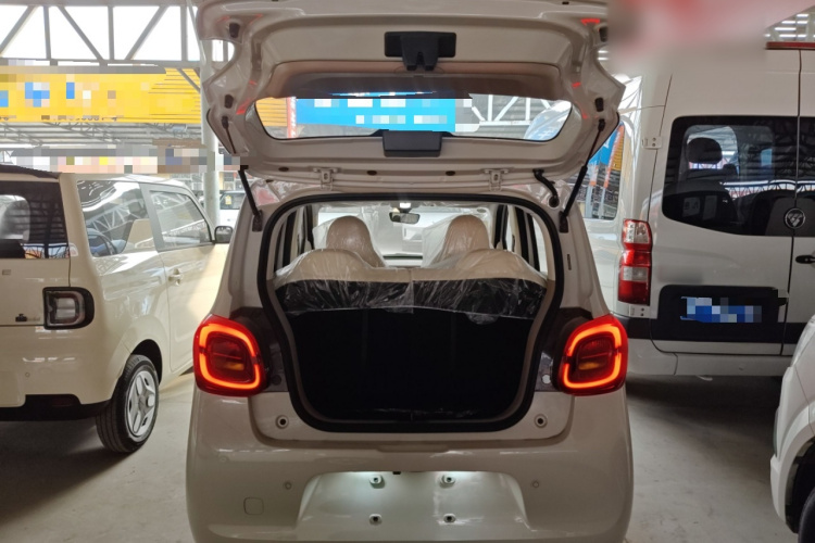 五菱汽车 宏光MINIEV 2025款 四门版 进阶款机舱底盘23