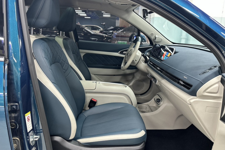 欧拉好猫 2023款 401km标准续航 尊贵型 磷酸铁锂中控内饰7005