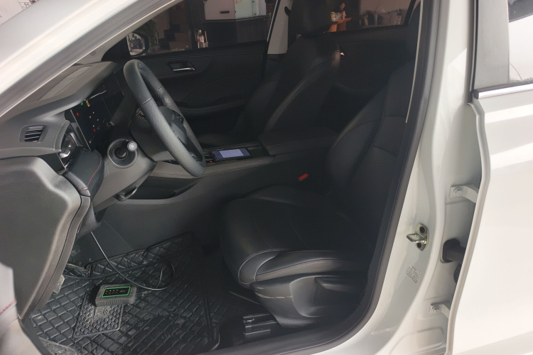 荣威i5 2023款 1.5L CVT尊荣版局部细节19