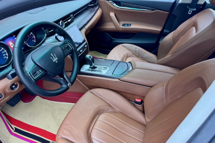 玛莎拉蒂 总裁 2013款 3.0T 标准型中控内饰7002