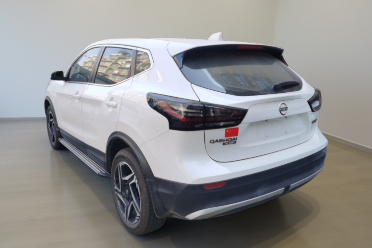 日产 逍客 2025款 荣誉 2.0L CVT XV+领先版车身外观5