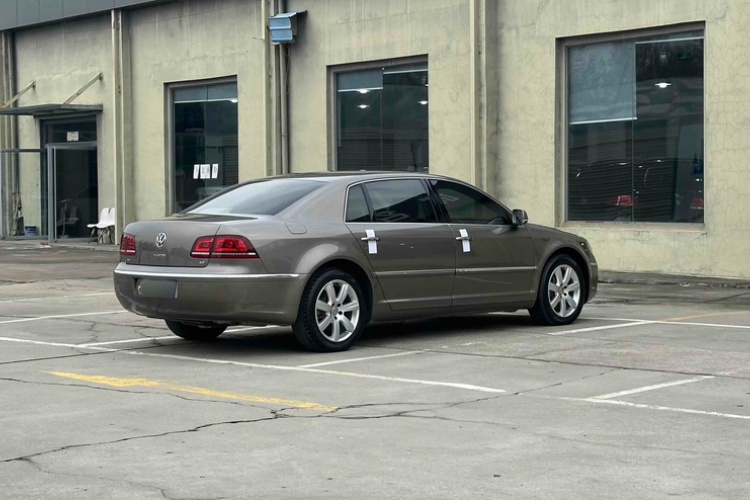 大众 辉腾 2014款 3.0L 商务型车身外观6006