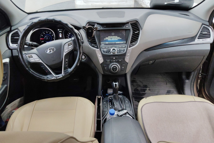 现代 胜达经典 2013款 3.0L 四驱舒适导航版 7座 欧IV中控内饰12