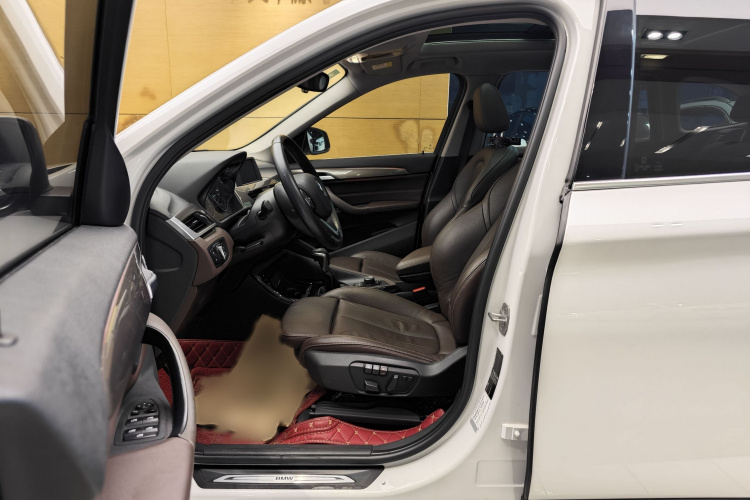 宝马X1 2018款 sDrive18Li 尊享型车身外观6009