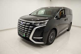 腾势D9 2022款 DM-i 970 四驱尊荣型