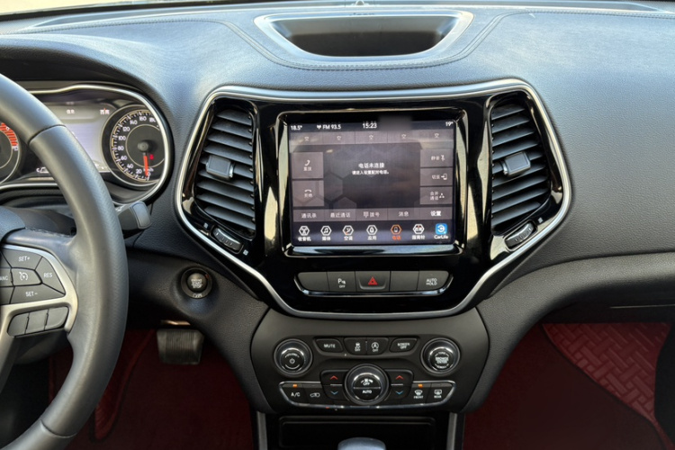 Jeep 自由光 2019款 2.0T 两驱智享版 国V局部细节16