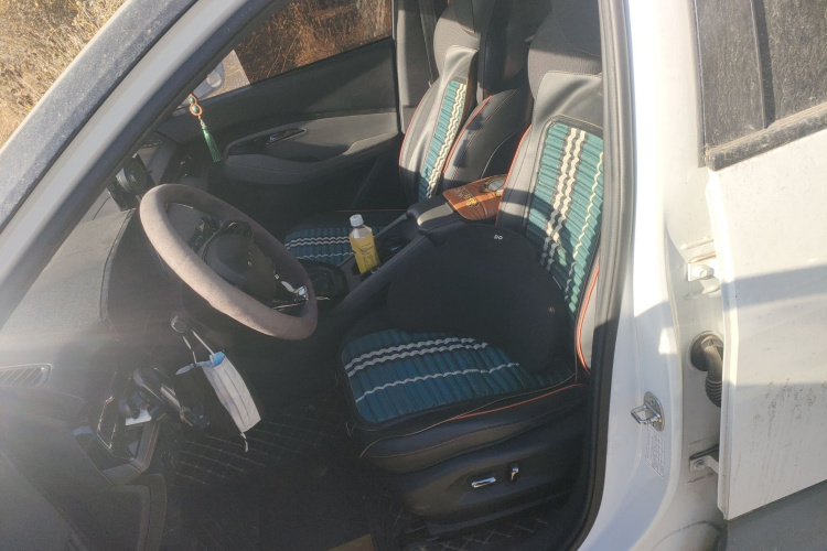 宝骏RS-3 2020款 1.5T CVT智能尊贵型中控内饰19