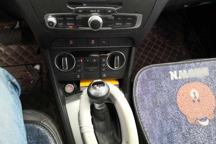 奥迪Q3 2018款 30周年年型 30 TFSI 时尚型局部细节18