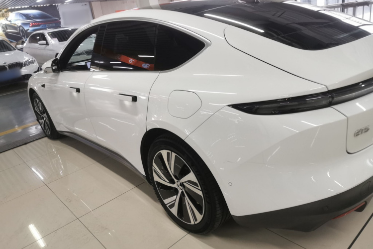 蔚来ET5 2024款 75kWh车身外观4