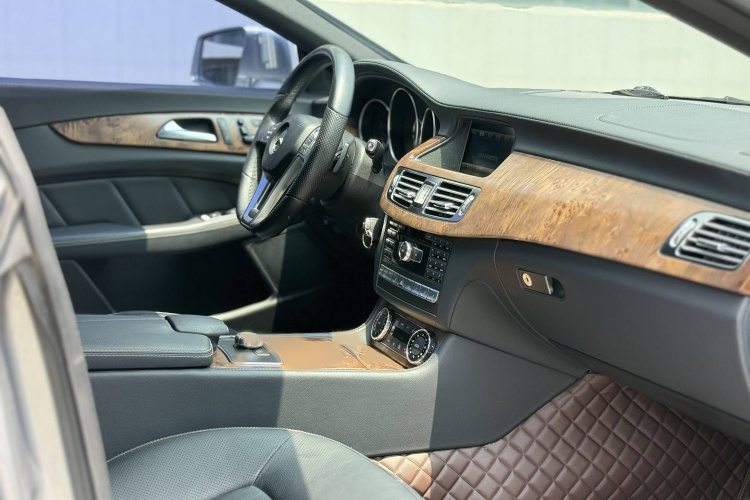 奔驰CLS 2013款 CLS 350 猎装时尚型中控内饰7007