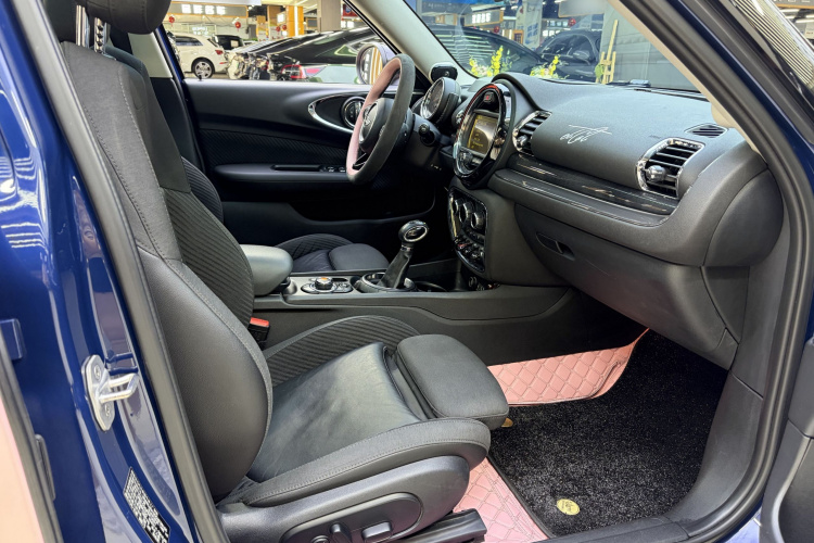 MINI Clubman 2016款 改款 1.5T COOPER 极客版中控内饰7010
