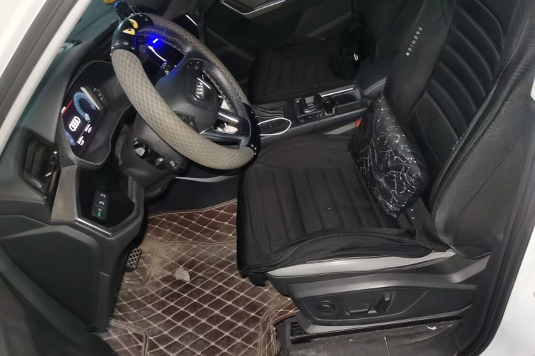 奥迪Q3 2019款 35 TFSI 进取动感型局部细节19