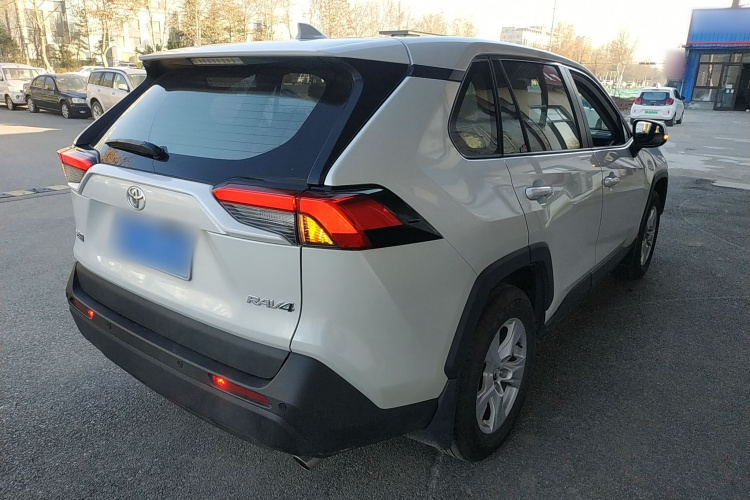 丰田 RAV4荣放 2023款 2.0L CVT两驱都市版车身外观6004