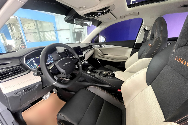 领克06 EM-P 2022款 PHEV 84KM续航版 Pro中控内饰7008
