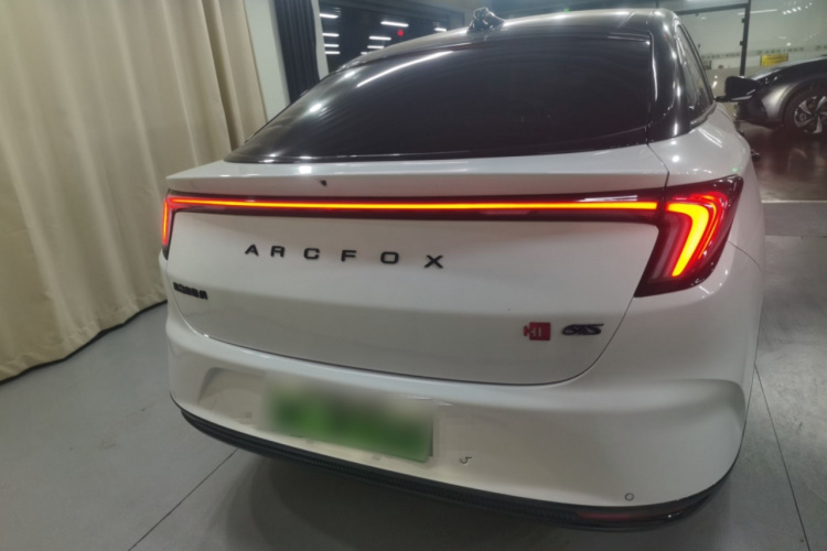 ARCFOX极狐 极狐 阿尔法S(ARCFOX αS) 2022款 HI版 高阶版车身外观6