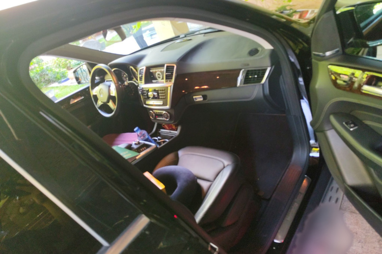 奔驰M级 2014款 ML 350 CDI 4MATIC局部细节9005