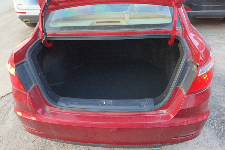 长安 逸动 2016款 1.6L 手动风尚型机舱底盘23