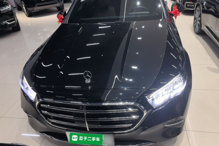 奔驰E级 2025款 E 260 L车身外观2