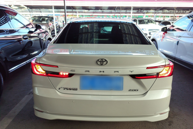 丰田 凯美瑞 2024款 2.0G 尊贵版车身外观6