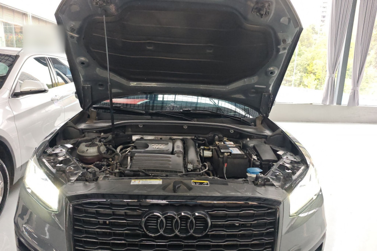 奥迪Q2L 2020款 35 TFSI 进取动感型机舱底盘24