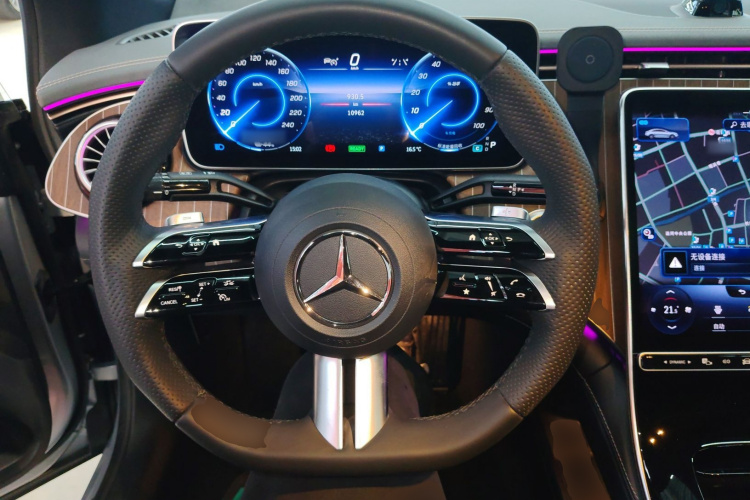 奔驰EQE 2022款 350 先锋版中控内饰13